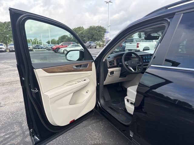 2026 Volkswagen Atlas 2.0T SE w/Technology with Captain's Chairs and Panoramic Sunroof Package