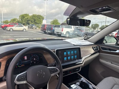 2026 Volkswagen Atlas 2.0T SE w/Technology with Captain's Chairs and Panoramic Sunroof Package