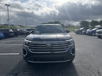 2026 Volkswagen Atlas 2.0T SE w/Technology with Captain's Chairs and Panoramic Sunroof Package