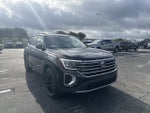 2026 Volkswagen Atlas 2.0T SE w/Technology with Captain's Chairs and Panoramic Sunroof Package