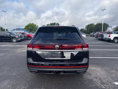2026 Volkswagen Atlas 2.0T SE w/Technology with Captain's Chairs and Panoramic Sunroof Package