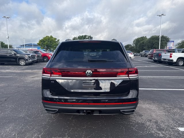 2026 Volkswagen Atlas 2.0T SE w/Technology with Captain's Chairs and Panoramic Sunroof Package