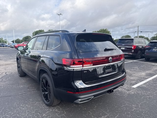 2026 Volkswagen Atlas 2.0T SE w/Technology with Captain's Chairs and Panoramic Sunroof Package