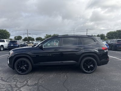 2026 Volkswagen Atlas 2.0T SE w/Technology with Captain's Chairs and Panoramic Sunroof Package