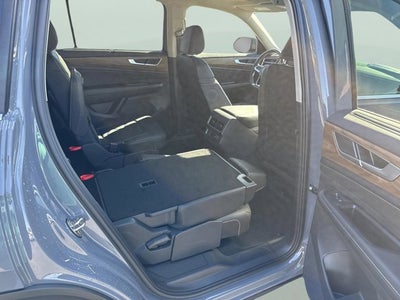 2026 Volkswagen Atlas 2.0T SE w/Technology with Captain's Chairs and Panoramic Sunroof Package