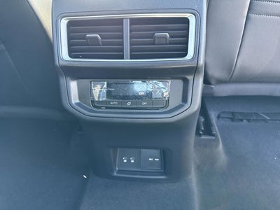 2026 Volkswagen Atlas 2.0T SE w/Technology with Captain's Chairs and Panoramic Sunroof Package