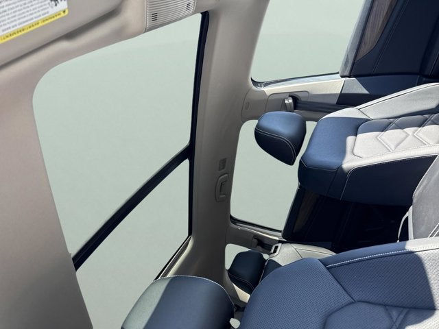 2026 Volkswagen Atlas 2.0T SE w/Technology with Captain's Chairs and Panoramic Sunroof Package