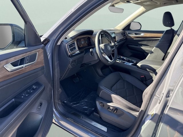 2026 Volkswagen Atlas 2.0T SE w/Technology with Captain's Chairs and Panoramic Sunroof Package