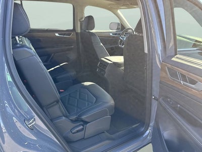 2026 Volkswagen Atlas 2.0T SE w/Technology with Captain's Chairs and Panoramic Sunroof Package
