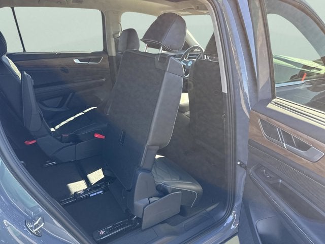 2026 Volkswagen Atlas 2.0T SE w/Technology with Captain's Chairs and Panoramic Sunroof Package