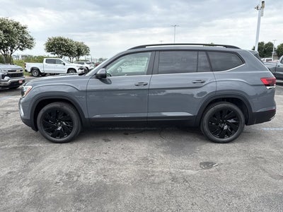 2026 Volkswagen Atlas 2.0T SE w/Technology and Panoramic Sunroof Package