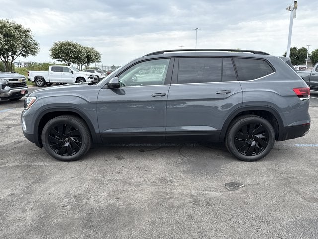 2026 Volkswagen Atlas 2.0T SE w/Technology and Panoramic Sunroof Package
