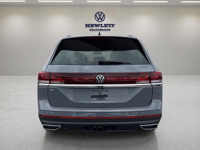2026 Volkswagen Atlas 2.0T SE w/Technology and Panoramic Sunroof Package