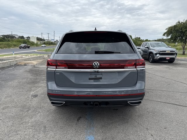 2026 Volkswagen Atlas 2.0T SE w/Technology and Panoramic Sunroof Package