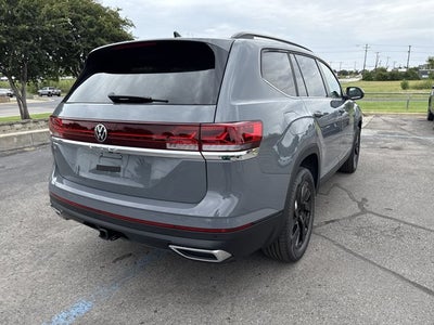 2026 Volkswagen Atlas 2.0T SE w/Technology and Panoramic Sunroof Package