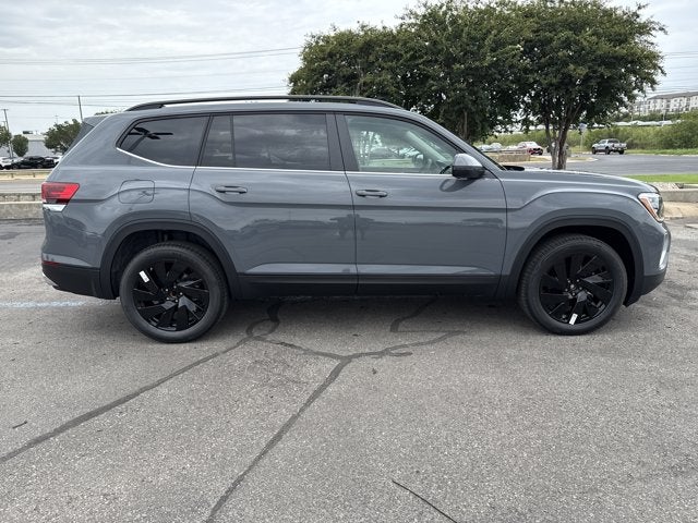 2026 Volkswagen Atlas 2.0T SE w/Technology and Panoramic Sunroof Package