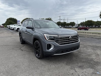 2026 Volkswagen Atlas 2.0T SE w/Technology and Panoramic Sunroof Package