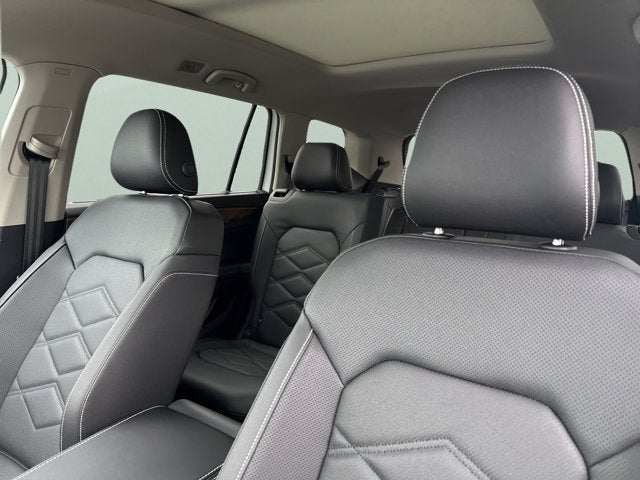 2026 Volkswagen Atlas 2.0T SE w/Technology and Panoramic Sunroof Package
