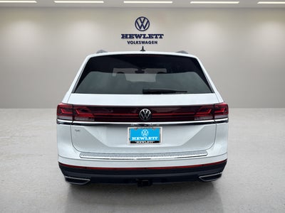 2026 Volkswagen Atlas 2.0T SE w/Technology and Panoramic Sunroof Package