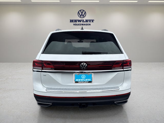 2026 Volkswagen Atlas 2.0T SE w/Technology and Panoramic Sunroof Package