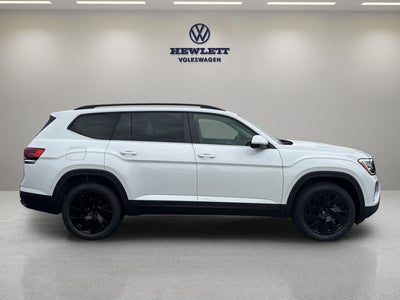 2026 Volkswagen Atlas 2.0T SE w/Technology and Panoramic Sunroof Package