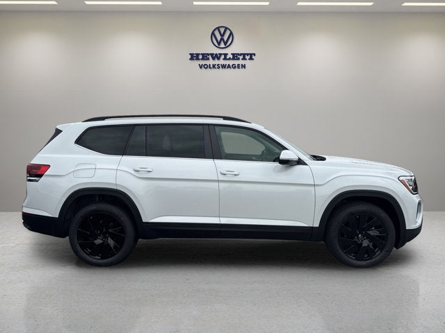 2026 Volkswagen Atlas 2.0T SE w/Technology and Panoramic Sunroof Package