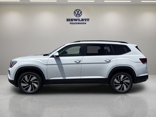 2026 Volkswagen Atlas 2.0T SE w/Technology and Panoramic Sunroof Package