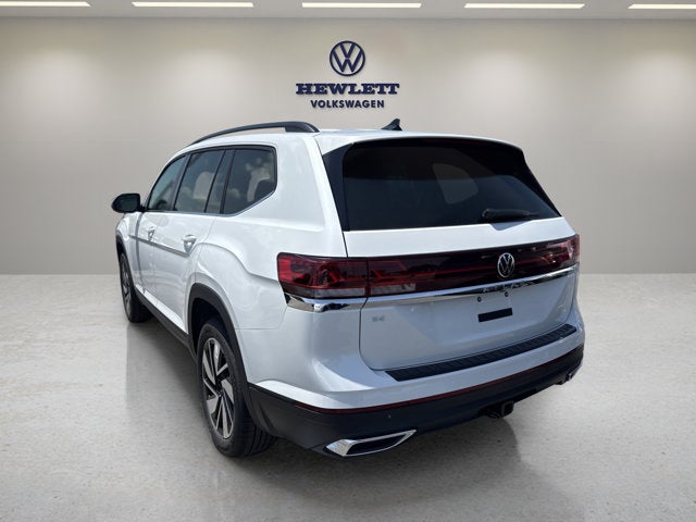 2026 Volkswagen Atlas 2.0T SE w/Technology and Panoramic Sunroof Package