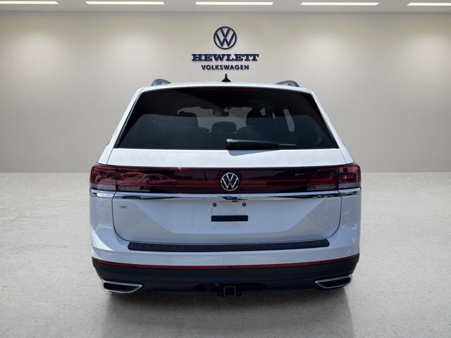 2026 Volkswagen Atlas 2.0T SE w/Technology and Panoramic Sunroof Package