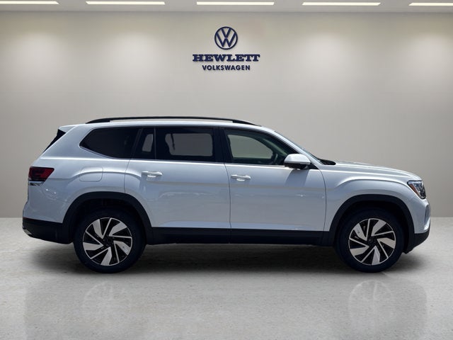 2026 Volkswagen Atlas 2.0T SE w/Technology and Panoramic Sunroof Package