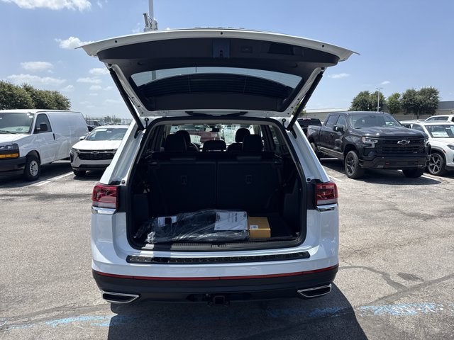 2026 Volkswagen Atlas 2.0T SE w/Technology and Panoramic Sunroof Package
