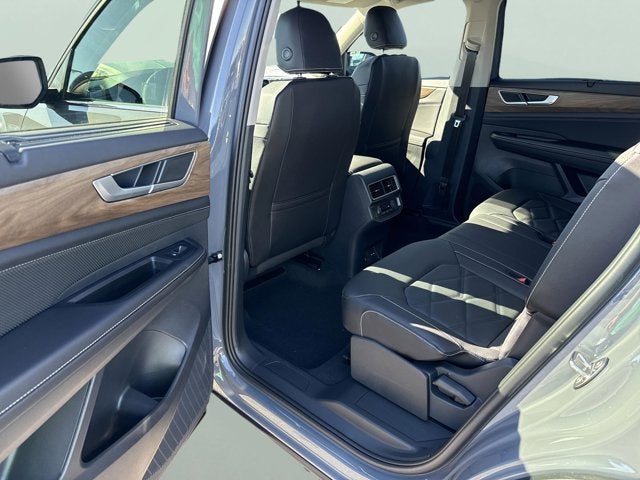 2026 Volkswagen Atlas 2.0T SE w/Technology and Panoramic Sunroof Package