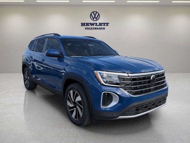 2026 Volkswagen Atlas 2.0T SE w/Technology with Captain's Chairs and Panoramic Sunroof Package