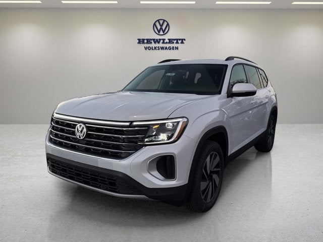 2026 Volkswagen Atlas 2.0T SE w/Technology and Panoramic Sunroof Package