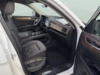 2026 Volkswagen Atlas 2.0T SE w/Technology and Panoramic Sunroof Package