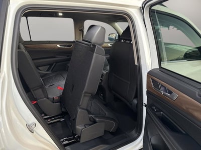 2026 Volkswagen Atlas 2.0T SE w/Technology and Panoramic Sunroof Package