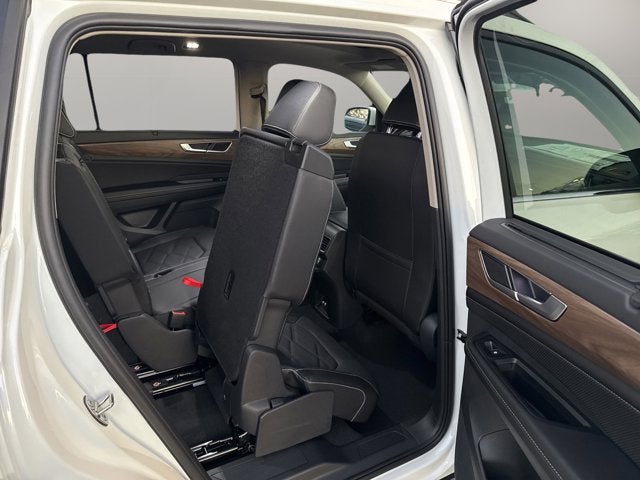 2026 Volkswagen Atlas 2.0T SE w/Technology and Panoramic Sunroof Package