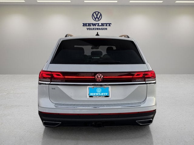 2026 Volkswagen Atlas 2.0T SE w/Technology and Panoramic Sunroof Package