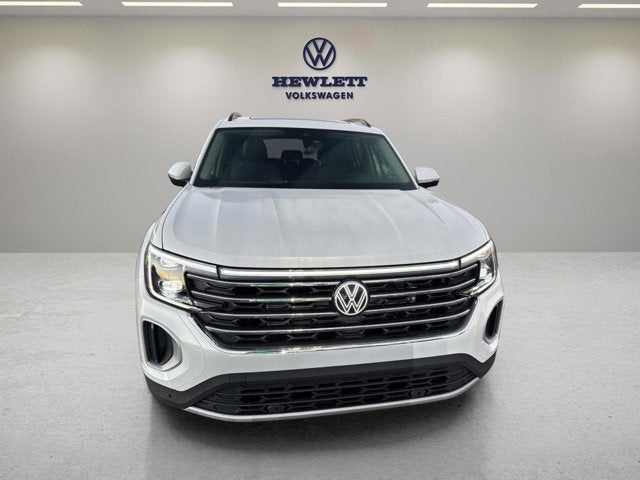 2026 Volkswagen Atlas 2.0T SE w/Technology and Panoramic Sunroof Package