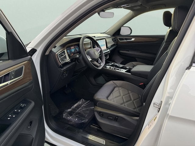 2026 Volkswagen Atlas 2.0T SE w/Technology and Panoramic Sunroof Package