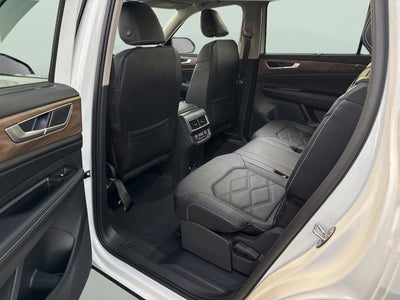 2026 Volkswagen Atlas 2.0T SE w/Technology and Panoramic Sunroof Package