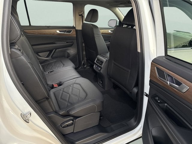 2026 Volkswagen Atlas 2.0T SE w/Technology and Panoramic Sunroof Package