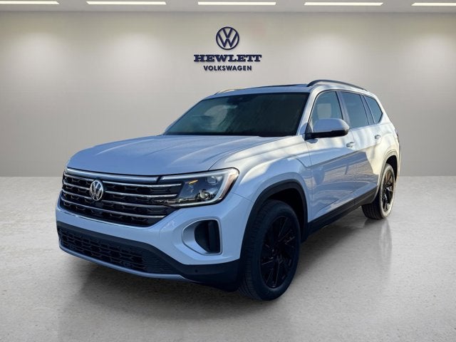 2026 Volkswagen Atlas 2.0T SE w/Technology and Panoramic Sunroof Package