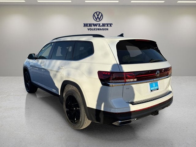 2026 Volkswagen Atlas 2.0T SE w/Technology and Panoramic Sunroof Package