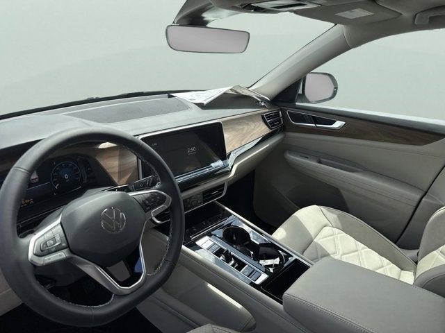 2026 Volkswagen Atlas 2.0T SE w/Technology and Panoramic Sunroof Package