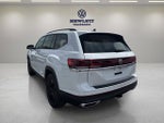 2026 Volkswagen Atlas 2.0T SE w/Technology and Panoramic Sunroof Package