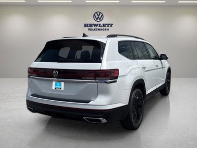 2026 Volkswagen Atlas 2.0T SE w/Technology and Panoramic Sunroof Package