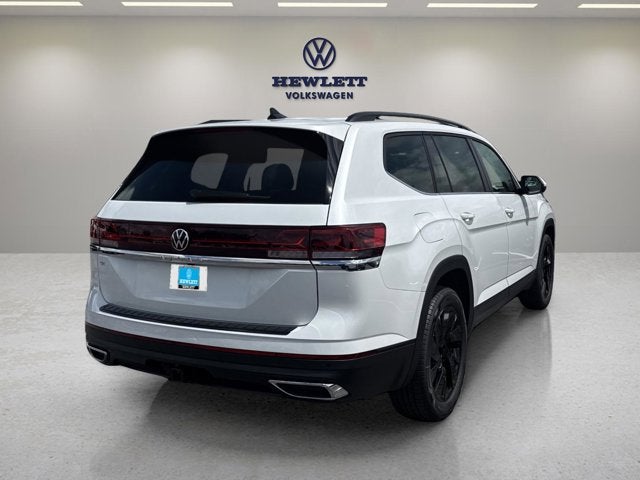 2026 Volkswagen Atlas 2.0T SE w/Technology and Panoramic Sunroof Package