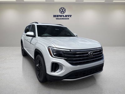 2026 Volkswagen Atlas 2.0T SE w/Technology and Panoramic Sunroof Package