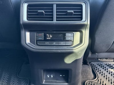 2025 Volkswagen Atlas 2.0T SE w/Technology and Panoramic Sunroof Package